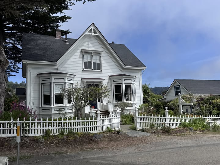 Blue Door Inn — Lodging, Fort Bragg, California