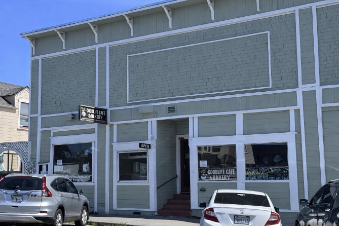 GoodLife Cafe & Bakery — archival photograph, Fort Bragg, California