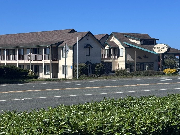 Emerald Dolphin Inn & Mini Golf — Motel, Fort Bragg, California