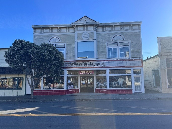 Racine's — archival photograph, Fort Bragg, California